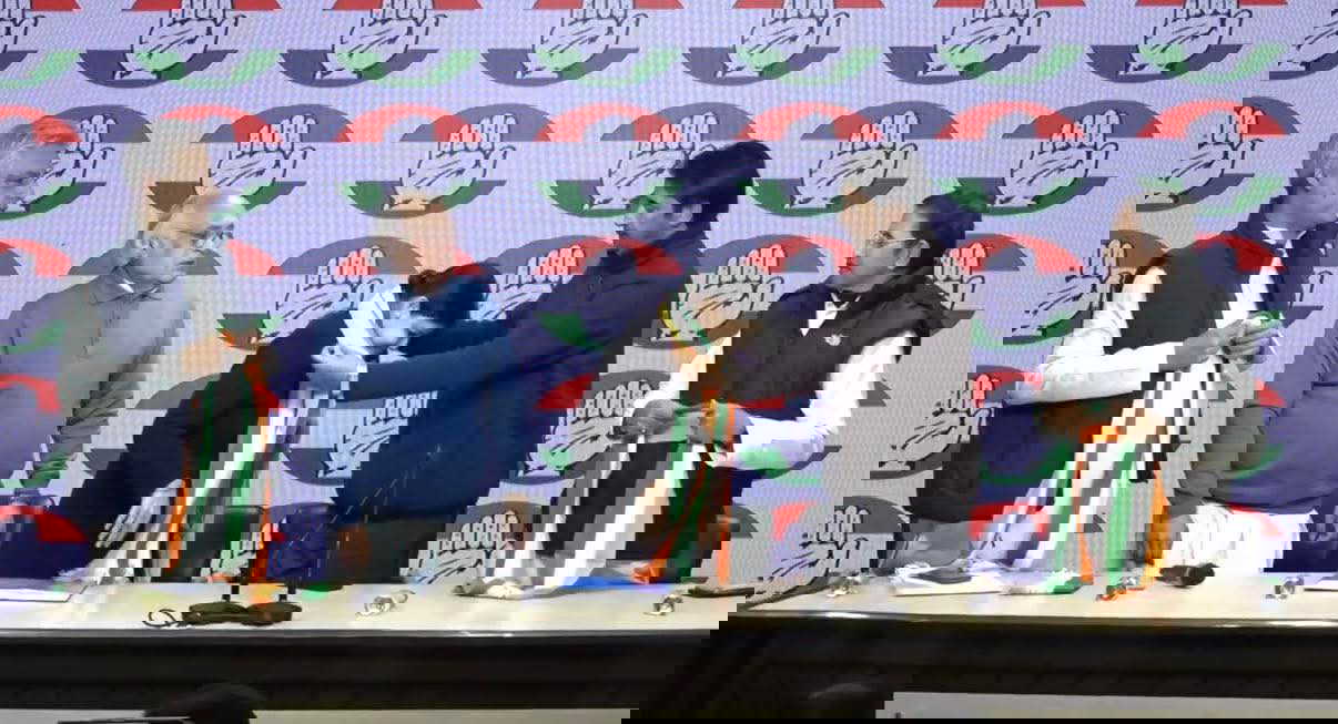 चुनाव से पहले फिर बदल गयी 'मौसम', तृणमूल छोड़ कांग्रेस में शामिल हुई राज्यसभा सांसद मौसम नूर