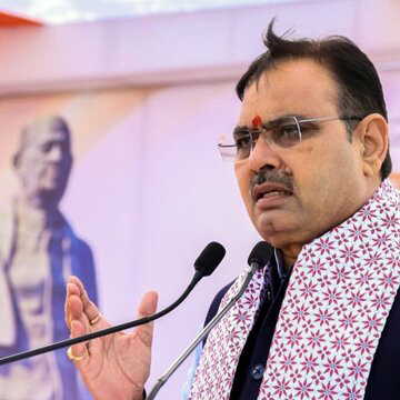 सीएम भजनलाल ने पीएम मोदी को सौंपा 'रिपोर्ट कार्ड', कल जयपुर में कैबिनेट मीटिंग, सरकार में हो सकते हैं बड़े बदलाव