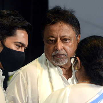 उतार-चढ़ाव से भरा रहा मुकुल राय का राजनैतिक जीवन : कांग्रेस से अलग होकर UPA सरकार में ही बनें रेल मंत्री