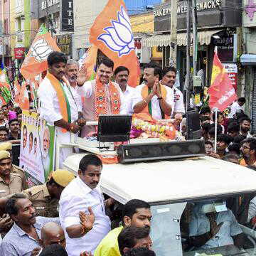 Tamilnadu Election: मदुरै में चुनावी घमासान तेज: फडणवीस ने DMK पर बोला हमला, NDA सरकार बनाने का दावा