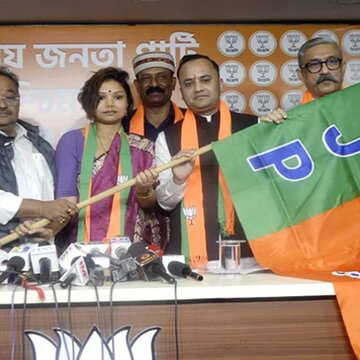 Bengal Election 2026 : चुनाव से पहले क्षिति गोस्वामी की दूसरी बेटी भाजपा में शामिल, एक पहले से ही तृणमूल में