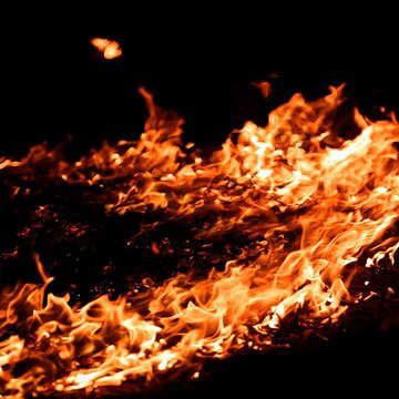 पूरे शरीर में आग, चिल्लाते हुए सड़क पर दौड़ता युवक, हावड़ा में डरावनी घटना