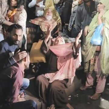 फ्लाइओवर से पेट्रोल बम अटैक, क्रिसमस की पूर्व रात बांग्लादेश में फिर खूनी जंग, मौत