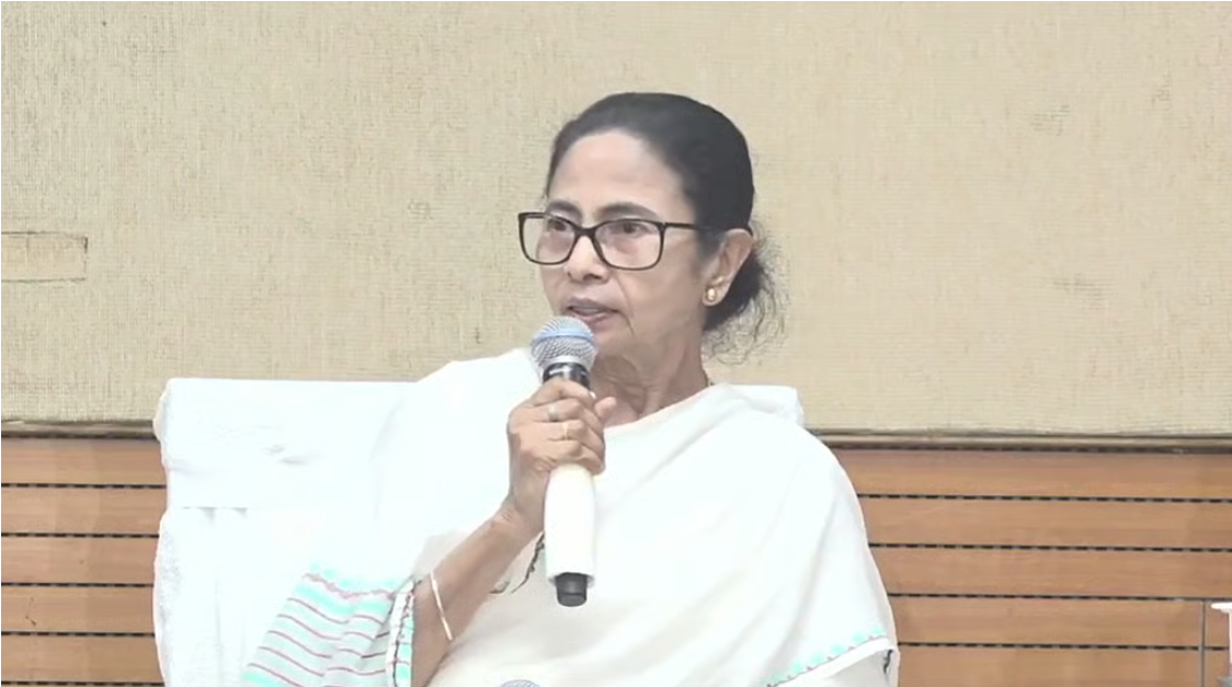 क्यों उत्तर बंगाल न जाकर कार्निवल में शामिल हुई थी ममता बनर्जी - कारण स्पष्ट करते हुए विरोधियों को दिया कड़ा जवाब