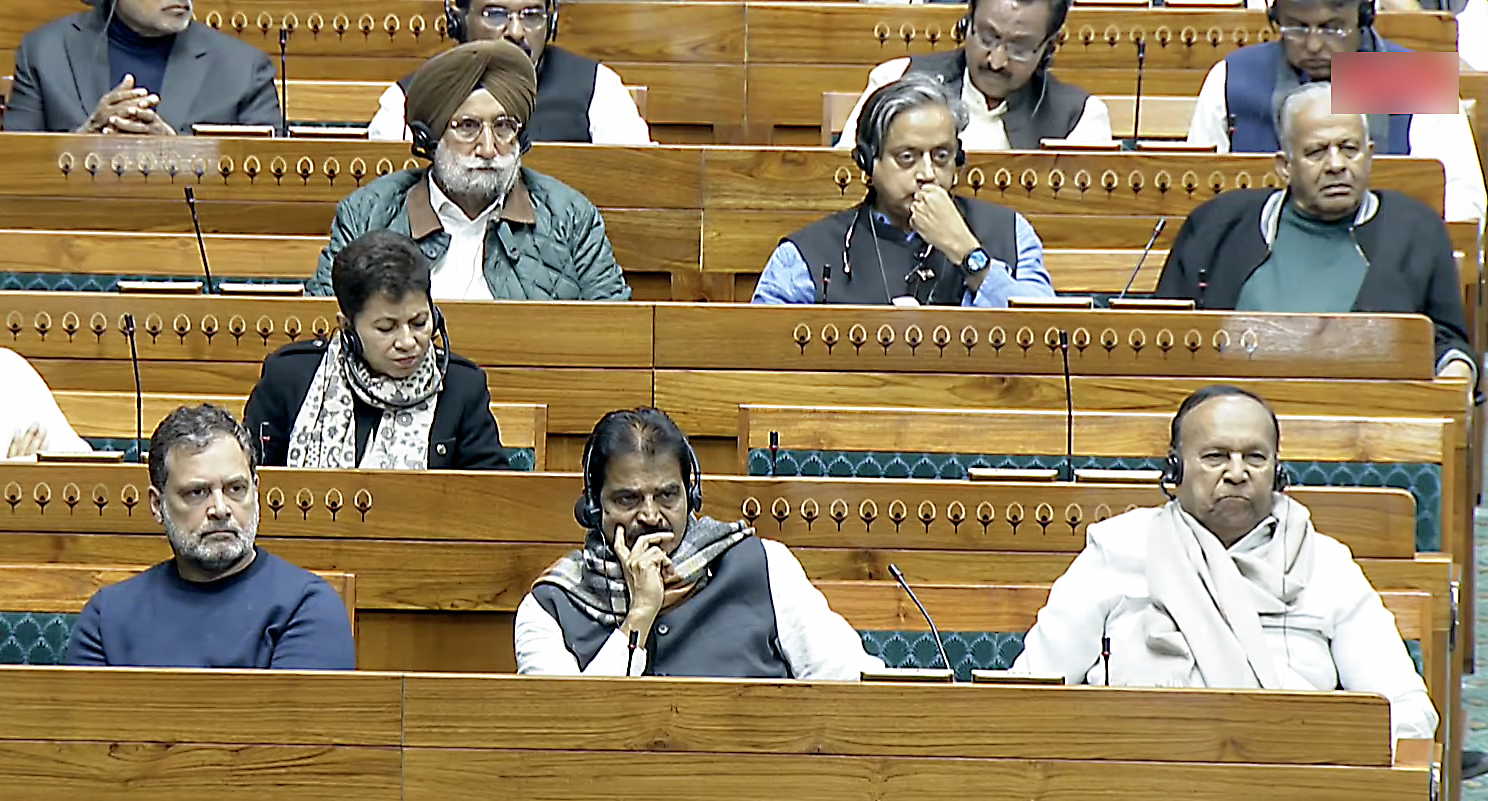 विकास की बात, राजनीति की परछाई: सदन में बजट के दौरान गहमा-गहमी का माहौल!