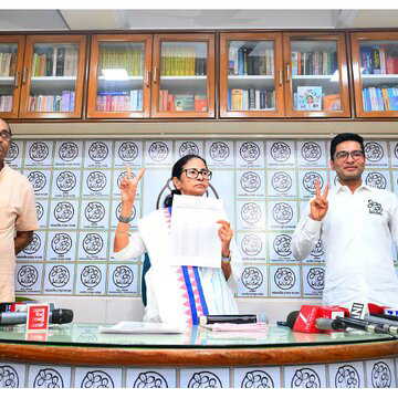 परफॉर्मेंस पर फोकस, ममता बनर्जी और अभिषेक ने काम के आधार पर चुने उम्मीदवार