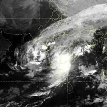 भारत-श्रीलंका दोनों देशों में लैंडफॉल कर सकता है चक्रवाती तूफान 'दितवाह', क्या बंगाल भी होगा प्रभावित?