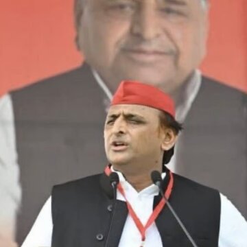 अखिलेश यादव का फेसबुक अकाउंट ब्लॉक, भाजपा पर तीखा हमला