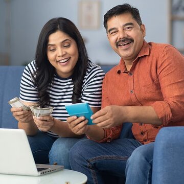 पैसे आ भी जाएं तो हाथ में नहीं रहते? वास्तु के इस टिप्स को मानेंगे तो बैंक बैलेंस बढ़ जाएगा।