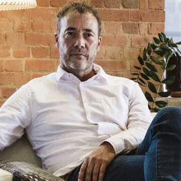 शशि थरूर के बेटे सहित 300 लोगों की छंटनी के बाद बड़ा फैसला, 'द वाशिंगटन पोस्ट' के सीईओ ने दिया इस्तीफा