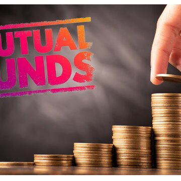 1 साल में सेंसेक्स और निफ्टी50 में 6% की गिरावट, लेकिन इन 5 म्यूचुअल फंड से मिला मोटा रिटर्न