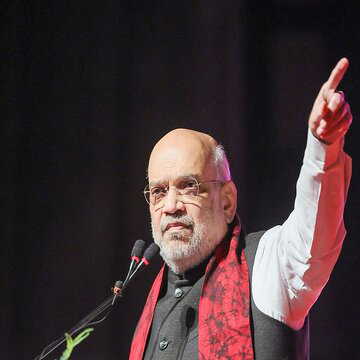 आनंदपुर अग्निकांड पर अमित शाह का हमला: मोमो फैक्ट्री के मालिक की गिरफ्तारी क्यों नहीं हो रही?