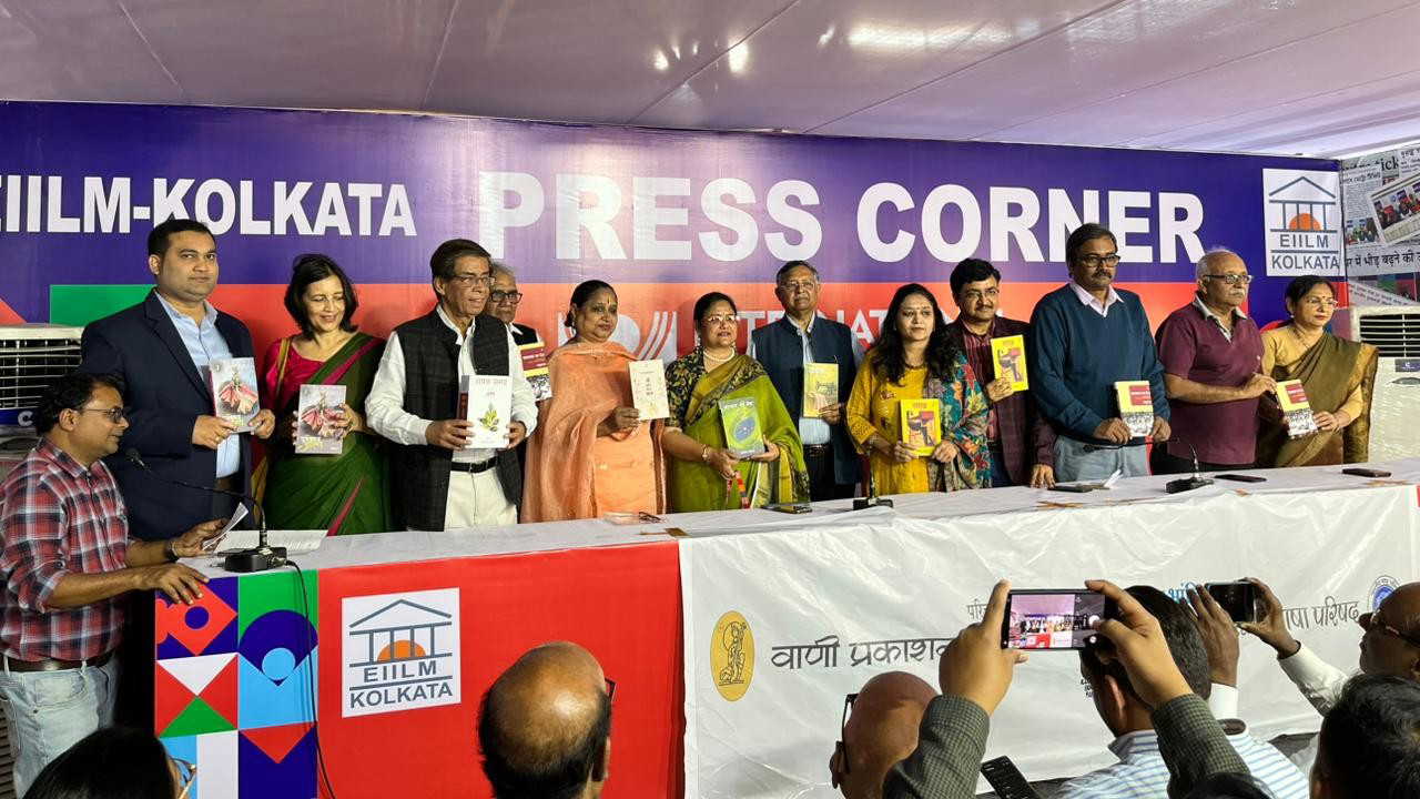 कोलकाता पुस्तक मेला में इतिहास पर संवाद और कई नई हिंदी पुस्तकों का लोकार्पण