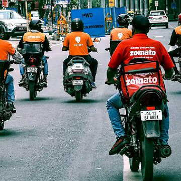 LPG संकट का रेस्टोरेंट्स पर असर, Swiggy और Zomato की फूड डिलीवरी क्या रहेगी चालू?