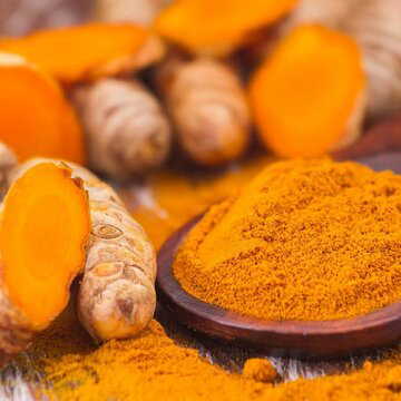 धन से सेहत तक, हल्दी से जादू की तरह जीवन में आती है खुशी-समृद्धि