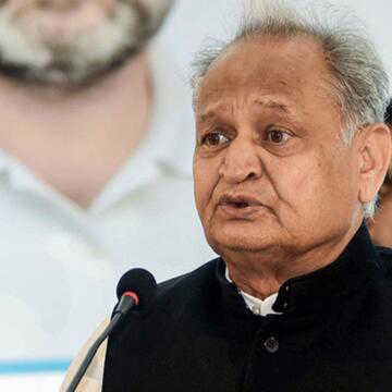 राजस्थान के पूर्व मुख्यमंत्री अशोक गहलोत ने विश्व योगासन चैंपियनशिप के राजस्थान के खिलाड़ियों को दी बधाई