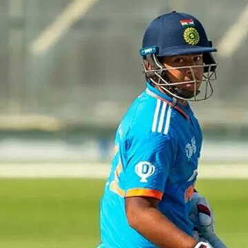 कप्तानी में पदार्पण पर ही झटका, रिकॉर्ड बनाने के दिन 14 साल के वैभव ने किया निराश