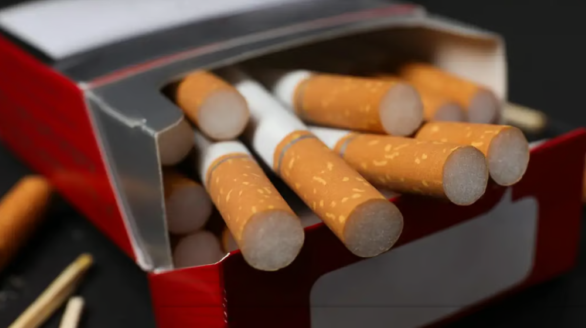 कमजोर बाजार में भी सिगरेट कंपनियों के शेयरों की कीमत में वृद्धि, जानें क्या है कारण?