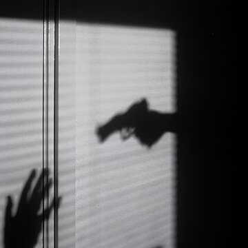 बुर्का न पहनने पर पत्नी और दो बेटियों की हत्या, उत्तर प्रदेश में पति पर शव दफनाने का आरोप