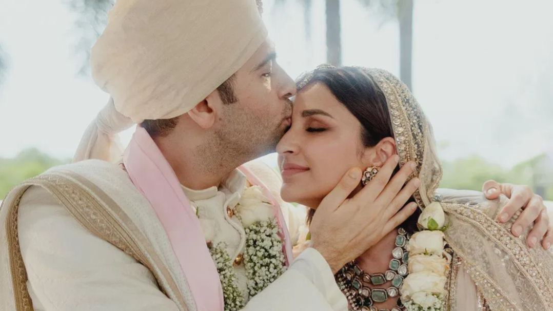 मां बनी परिणीति चोपड़ा, घर आया कौन सा नन्हा मेहमान?