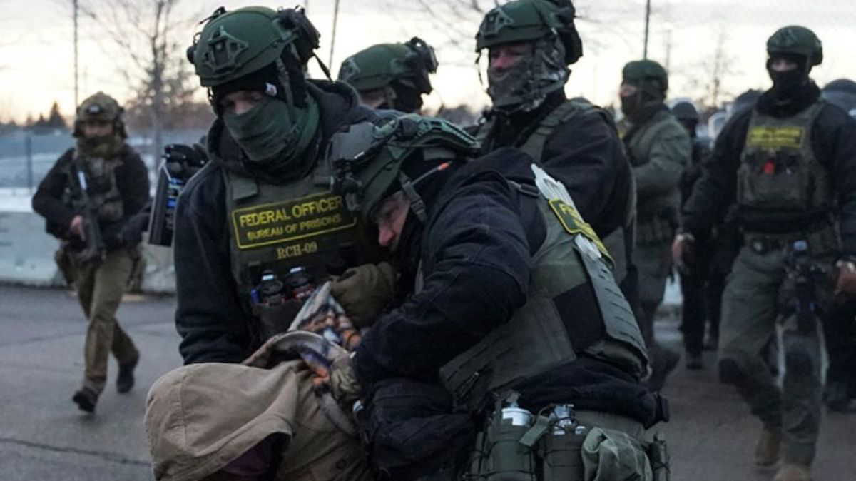 अमेरिका के मिनेसोटा में विद्रोह भड़कने की आशंका? पेंटागन ने तैनाती के लिए डेढ़ हजार सैनिकों को तैयार किया