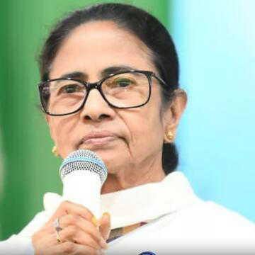 इस्लामपुर सभा में ममता बनर्जी की सख्त नाराजगी, उम्मीदवारों की सूची में गड़बड़ी पर लगाई फटकार