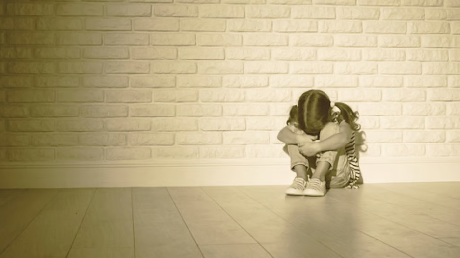 उत्तर प्रदेश में हृदय दहला देने वाली घटना, 6 साल की बच्ची के साथ सामूहिक बलात्कार के बाद छत से फेंकने का आरोप