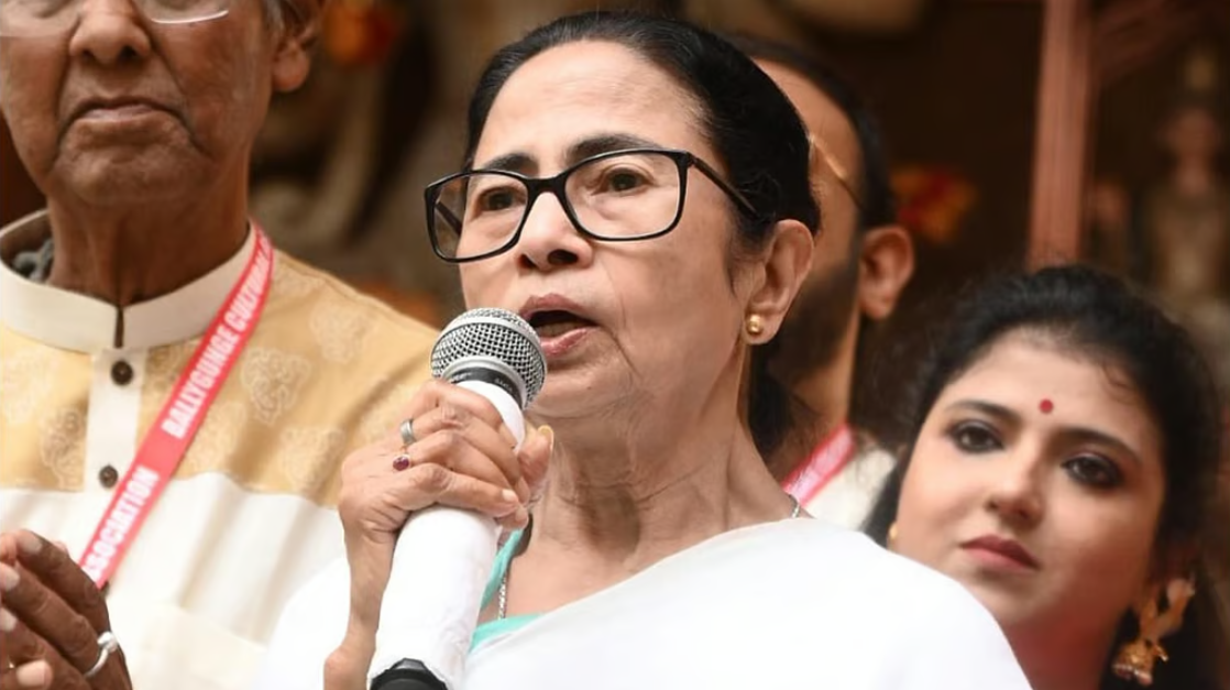 ममता बनर्जी ने विरोधियों को लिया आड़े हाथ, कहा - अगर बंगाल सुरक्षित नहीं तो क्या...
