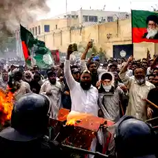 ईरान पर हमले को लेकर पाकिस्तान में विरोध प्रदर्शनः अमेरिका ने कराची और लाहौर से गैर-जरूरी स्टाफ हटाया