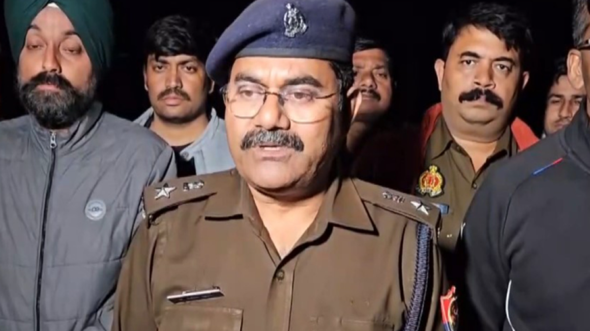 झांसी में लूटकांड, पुलिस मुठभेड़ के बाद दो आरोपी गिरफ्तार और 5 लाख रुपये बरामद