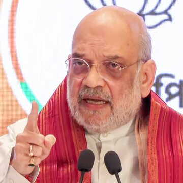 Bengal Election: “अमित शाह का सीधा वार: ममता बनर्जी खेल रही हैं ‘विक्टिम कार्ड’, अब बंगाल से हटाओ TMC!”