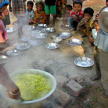 मिड-डे मील खाने से बिगड़ी तबीयत, तेलंगाना के 22 छात्र अस्पताल में भर्ती