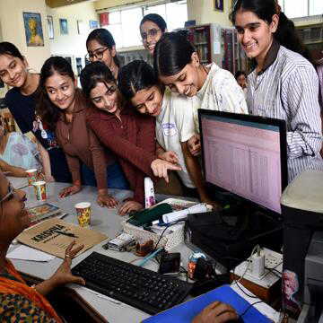 CBSE के डिजिटल मूल्यांकन सिस्टम से बढ़ी छात्रों की परेशानी, धुंधली कॉपियों पर विवाद