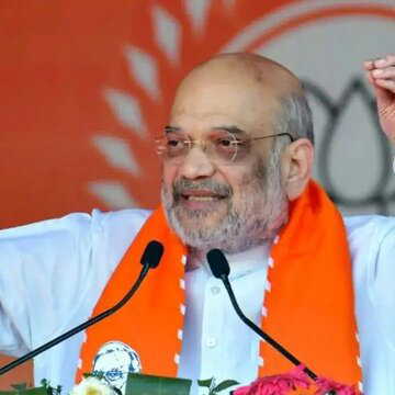 कोलकाता पहुंचे गृह मंत्री अमित शाह, संगठन-कार्यकर्ताओं के साथ चुनाव पर करेंगे मंथन