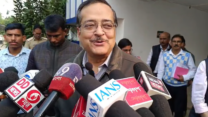 फलता BDO ऑफिस में स्पेशल ऑब्जर्वर सुब्रत गुप्त ने की बैठक, किन मुद्दों पर की पूछताछ?