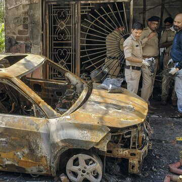 इंदौर में इलेक्ट्रिक वाहन की चार्जिंग के दौरान विस्फोट से भीषण आग, 7 लोगों की मौत; सरकार ने दिए जांच के आदेश