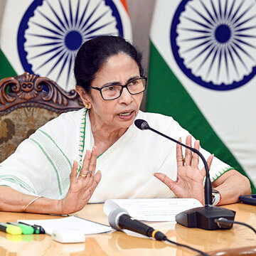 बंगाल में ‘अघोषित इमरजेंसी’? ममता बनर्जी का EC और BJP पर तीखा हमला