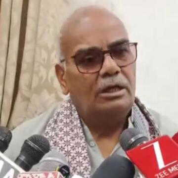 तेज़ गति से काम करना: राजस्थान मंत्री मदन दिलावर ने शहरों और गांवों के लिए राज्य सरकार की वार्ड-वार विकास रणनीति पर प्रकाश डाला