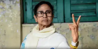 “राज्य की पुलिस अब…” -स्ट्रॉन्गरूम से बाहर निकलकर ममता बनर्जी ने क्या कहा?