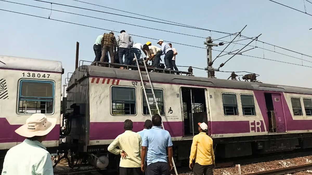 तारकेश्वर-हावड़ा लोकल की पैंटोग्राफ टूटने से 2 घंटे तक ट्रेन सेवा बाधित