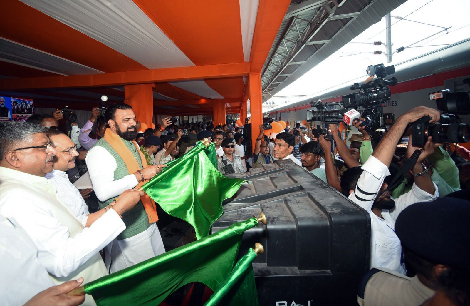 छठ-दिवाली से पहले बिहार को मिला तोहफाः 3 अमृत भारत एक्सप्रेस समेत सात नई ट्रेनों को हरी झंडी