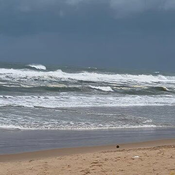 तट की तरफ लगातार आगे बढ़ रहा है चक्रवाती तूफान 'मान्था', बंगाल पर कितना पड़ेगा असर?