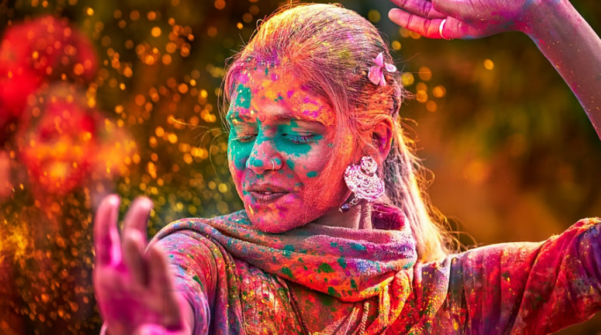 पावन होली के दौरान त्वचा और बालों की देखभाल- अपनाएं शहनाज हुसैन के कुछ घरेलू उपाय