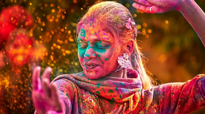 पावन होली के दौरान त्वचा और बालों की देखभाल- अपनाएं शहनाज हुसैन के कुछ घरेलू उपाय