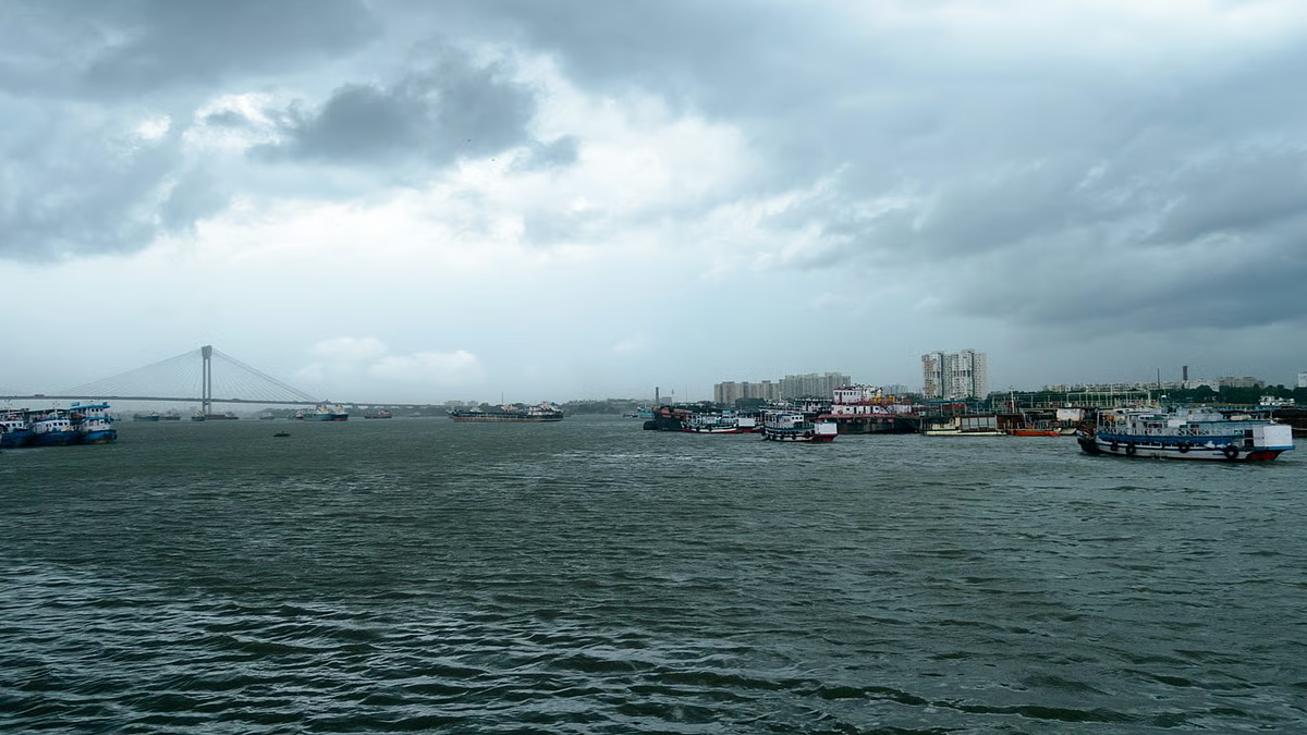 क्या दिवाली-काली पूजा से पहले फिर से आसमान में डेरा डालेंगे काले बादल? मौसम विभाग ने बताया