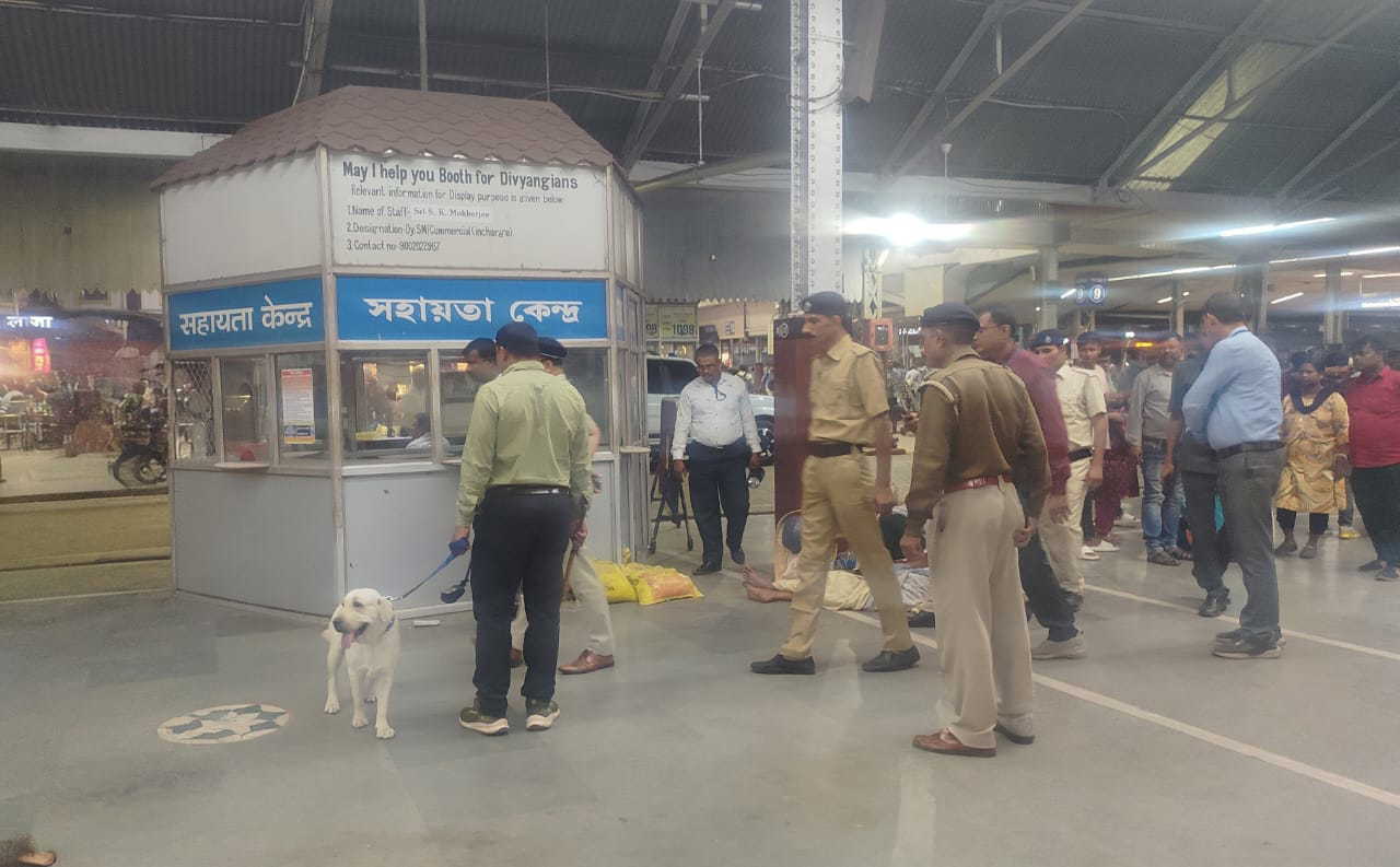 दिल्ली विस्फोट के बाद हावड़ा-सियालदह स्टेशन पर सुरक्षा कड़ी, आरपीएफ ने गहन जांच तेज की