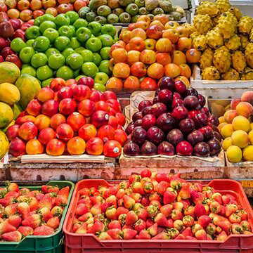 रमजान के शुरुआत में ही बाजारों में फलों की कीमतें आसमान पर पहुंची, लोगों ने पकड़ा माथा