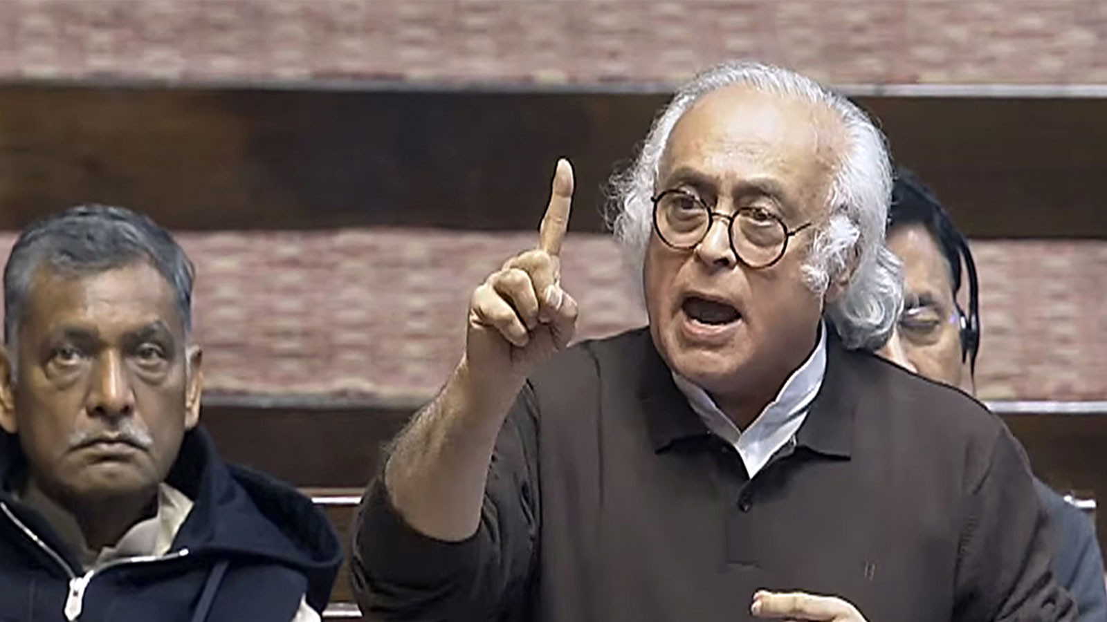 जयराम रमेश ने केंद्रीय बजट से पहले जीडीपी और महंगाई के आंकड़ों पर चिंता जताई