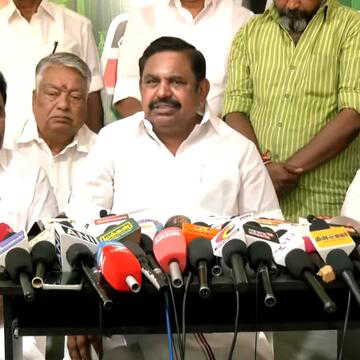 तमिलनाडु सियासी संकट: 28 AIADMK विधायक पुडुचेरी रिसॉर्ट में, सरकार गठन पर बढ़ा सस्पेंस