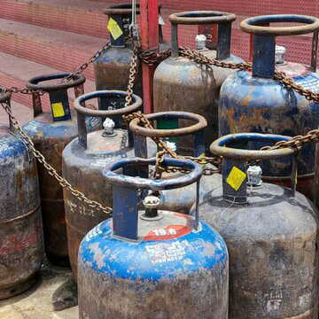 नए साल की शुरुआत में 111 रुपये बढ़ गया रसोई गैस का दाम- जानें नई कीमत